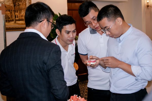 Hội thảo chuyên đề: "Quản trị mô cứng và mô mềm quanh Implant - Giải pháp hiệu quả cho mọi case lâm sàng" ảnh 7